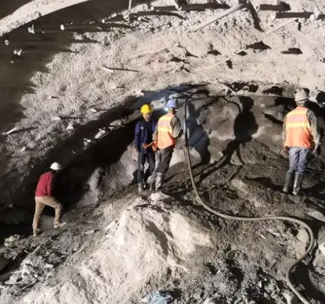 湘桥拱顶带模注浆料的施工流程及注意事项